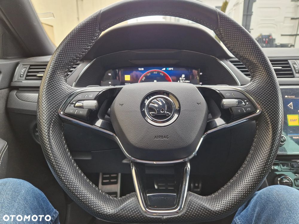 Skoda Superb 2.0 TDI SCR Sportline DSG - 35