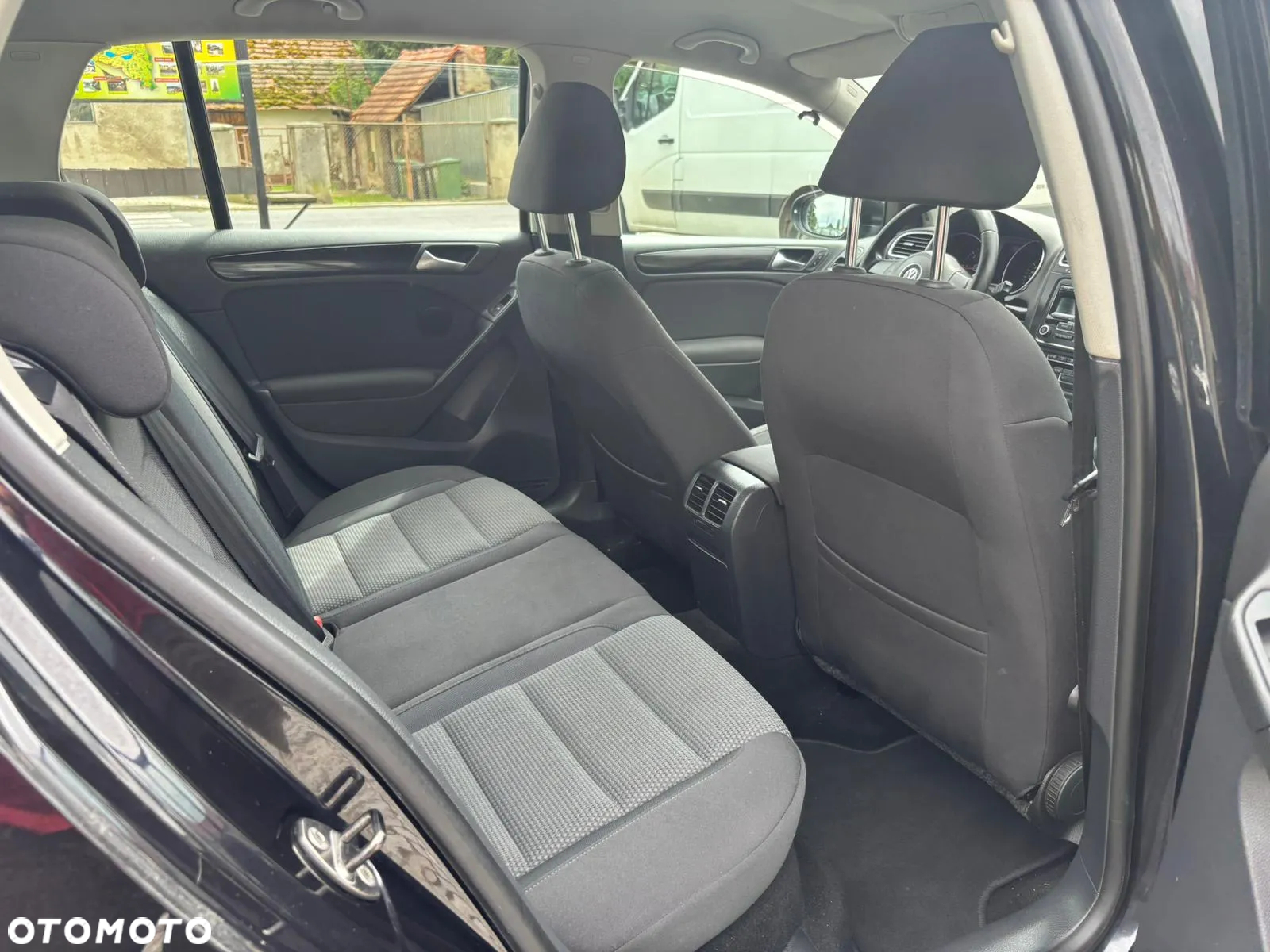 Volkswagen Golf VI 1.6 TDI Comfortline - 11
