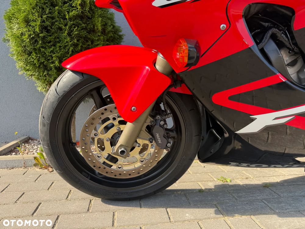 Honda CBR - 33