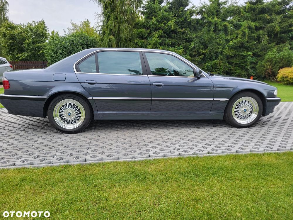 BMW Seria 7 740iL - 2
