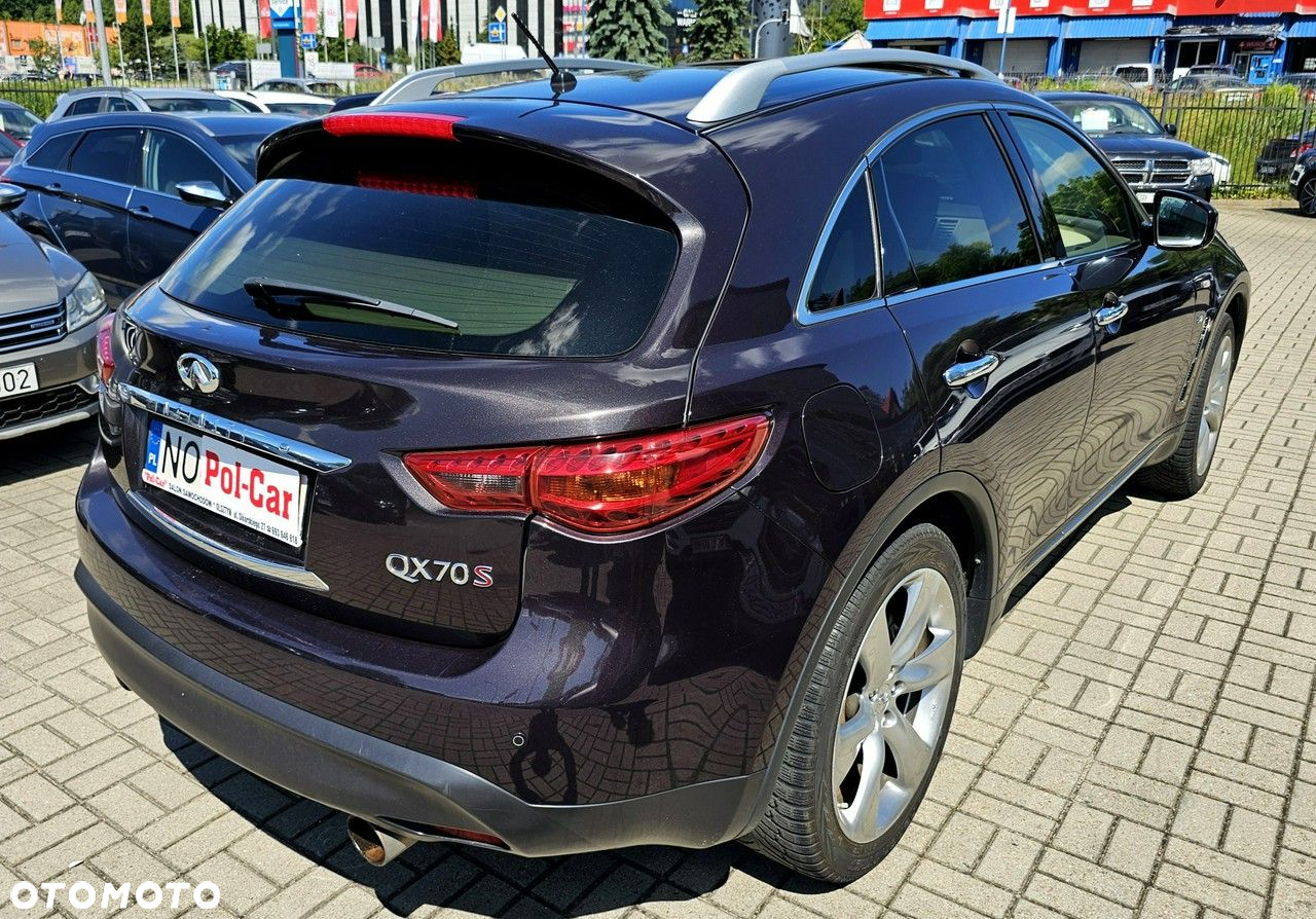 Infiniti QX70 - 8