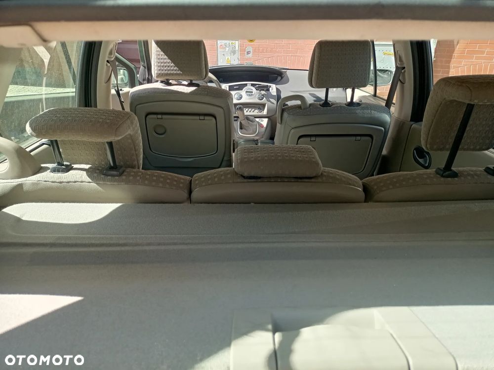 Renault Scenic 1.6 Confort Privilege - 11