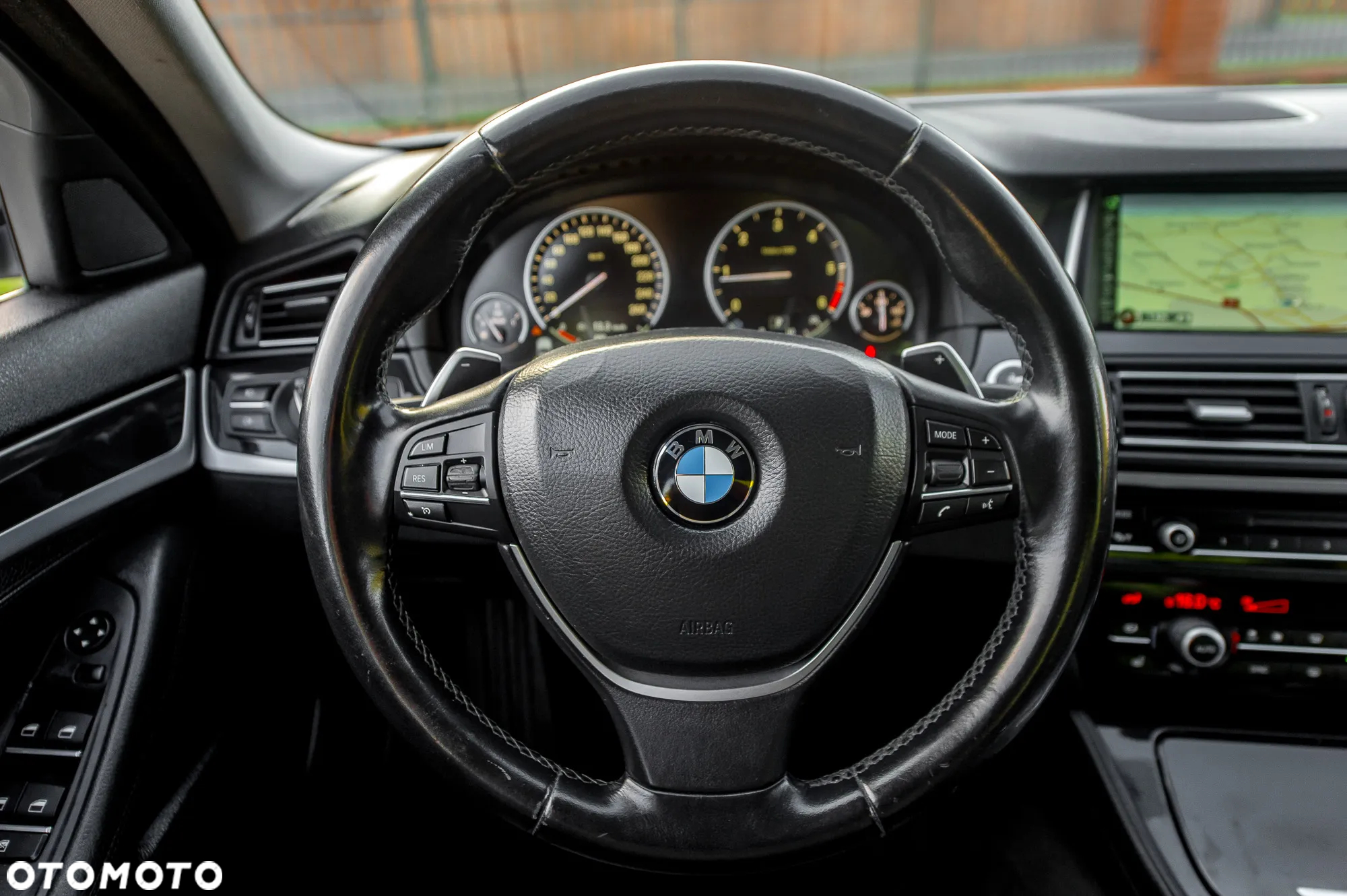BMW Seria 5 520d xDrive - 16