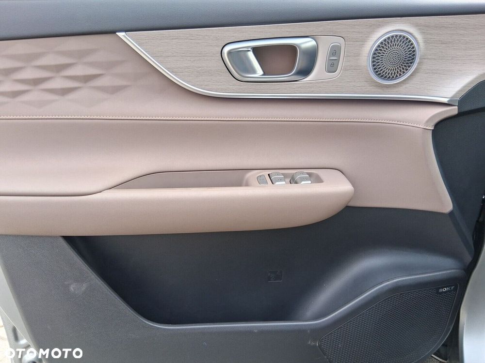 Chery Tiggo 8 1.5 T-GDI Super Hybrid Prestige DCT - 13