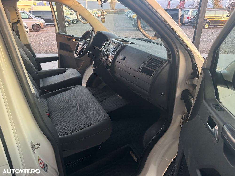 Volkswagen Caravelle - 16