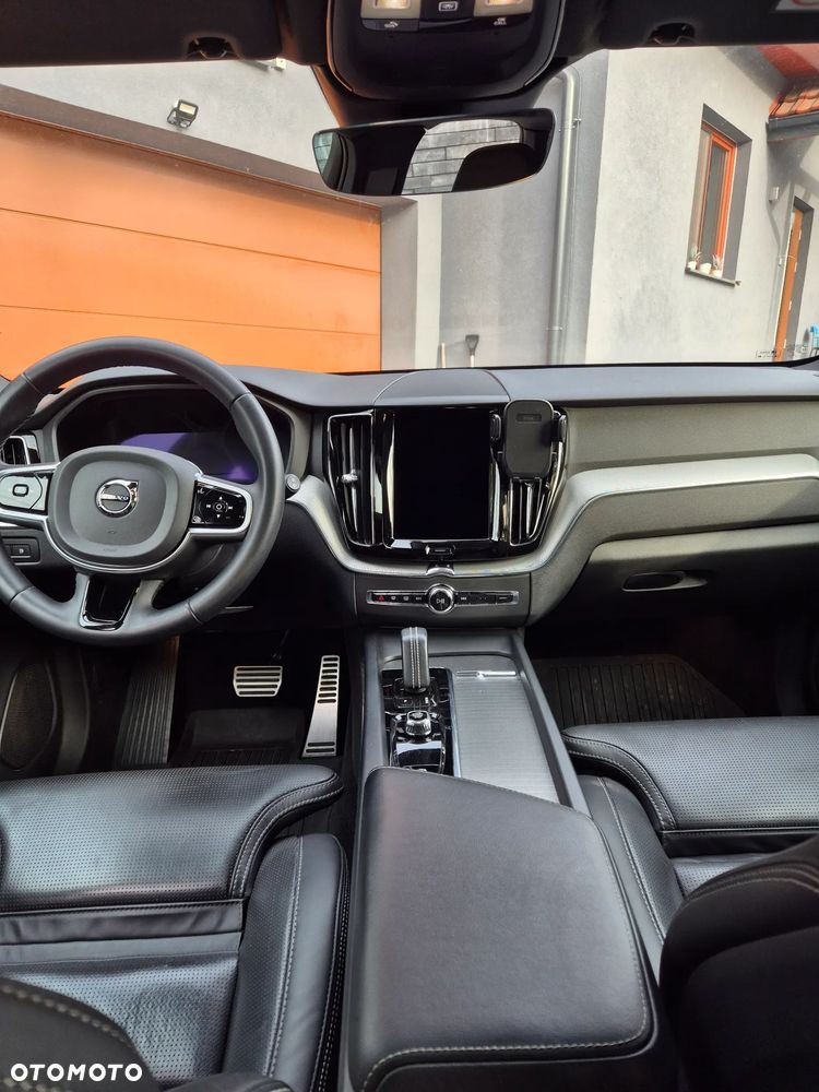 Volvo XC 60 T6 Plug-In Hybrid AWD R-Design - 10