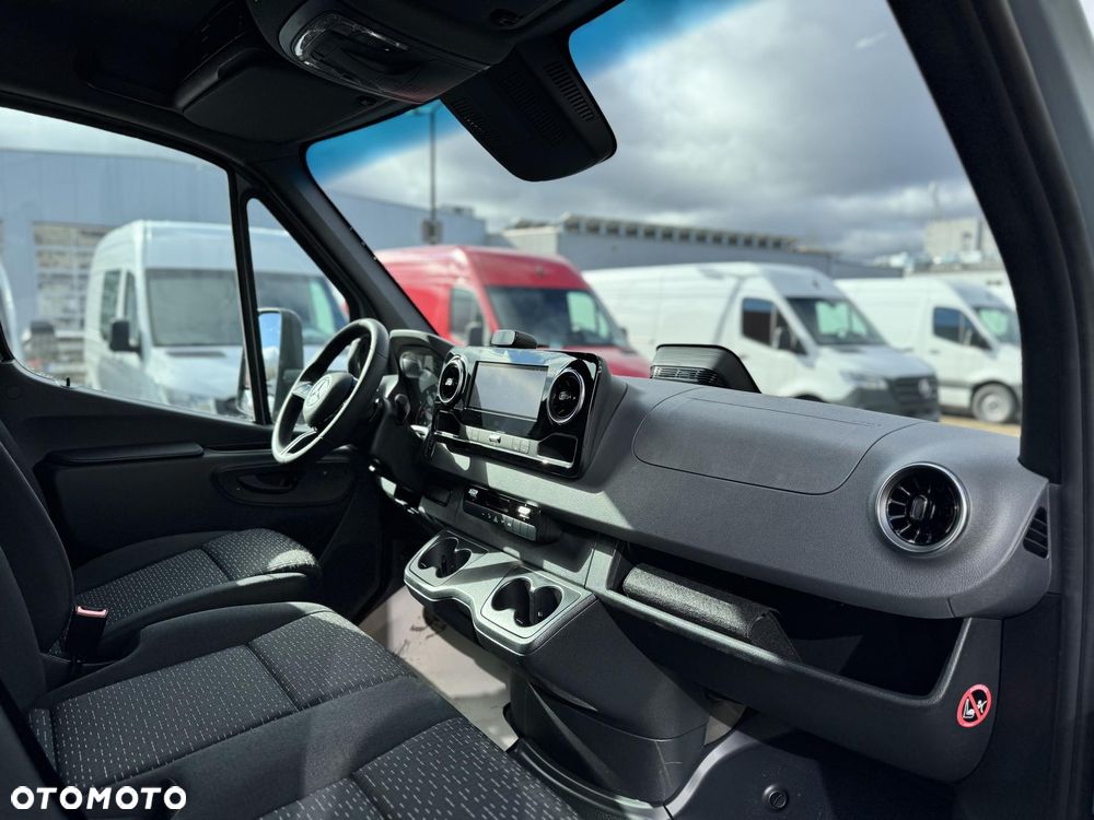Mercedes-Benz Sprinter - 8