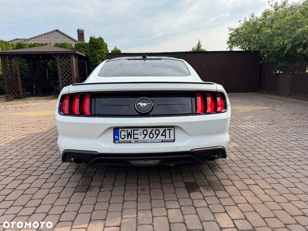 Ford Mustang - 5