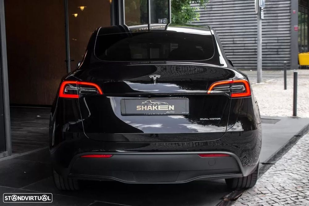 Tesla Model Y - 9