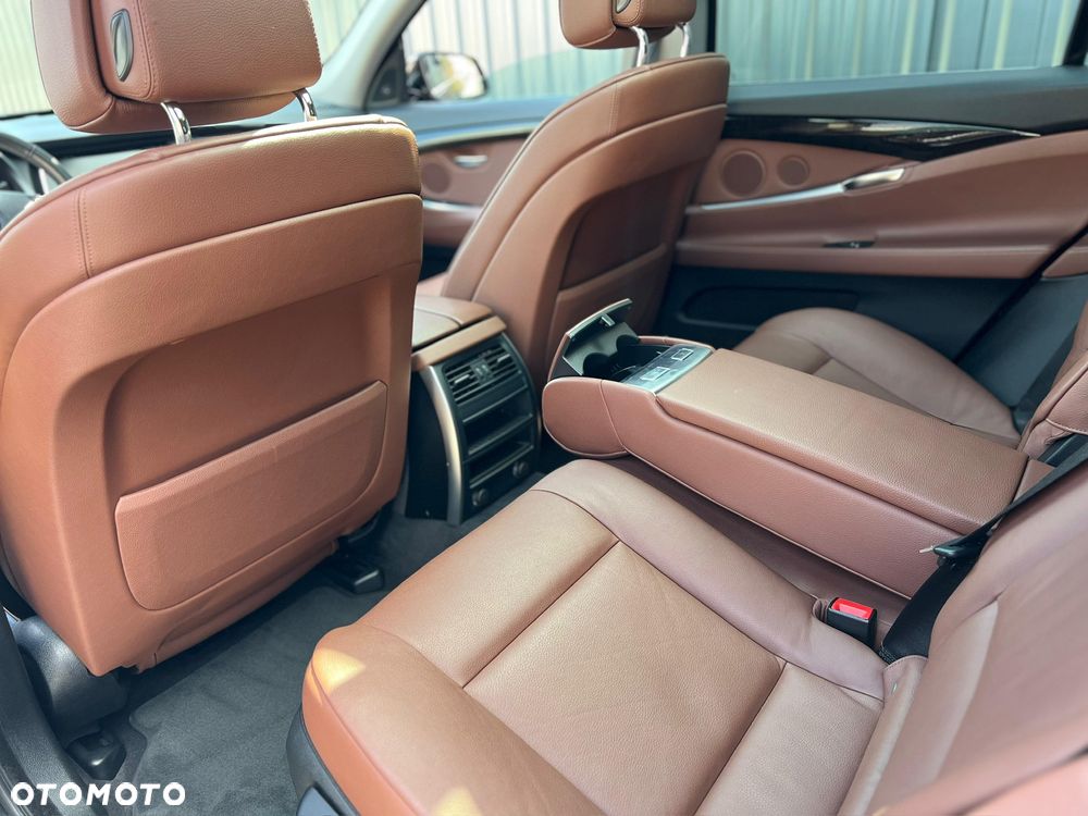 BMW 5GT 535i xDrive - 15