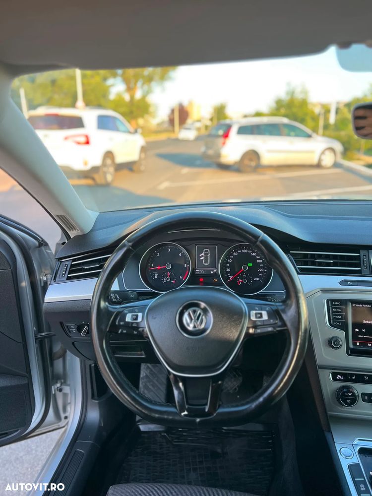 Volkswagen Passat 2.0 TDI DSG Highline - 25