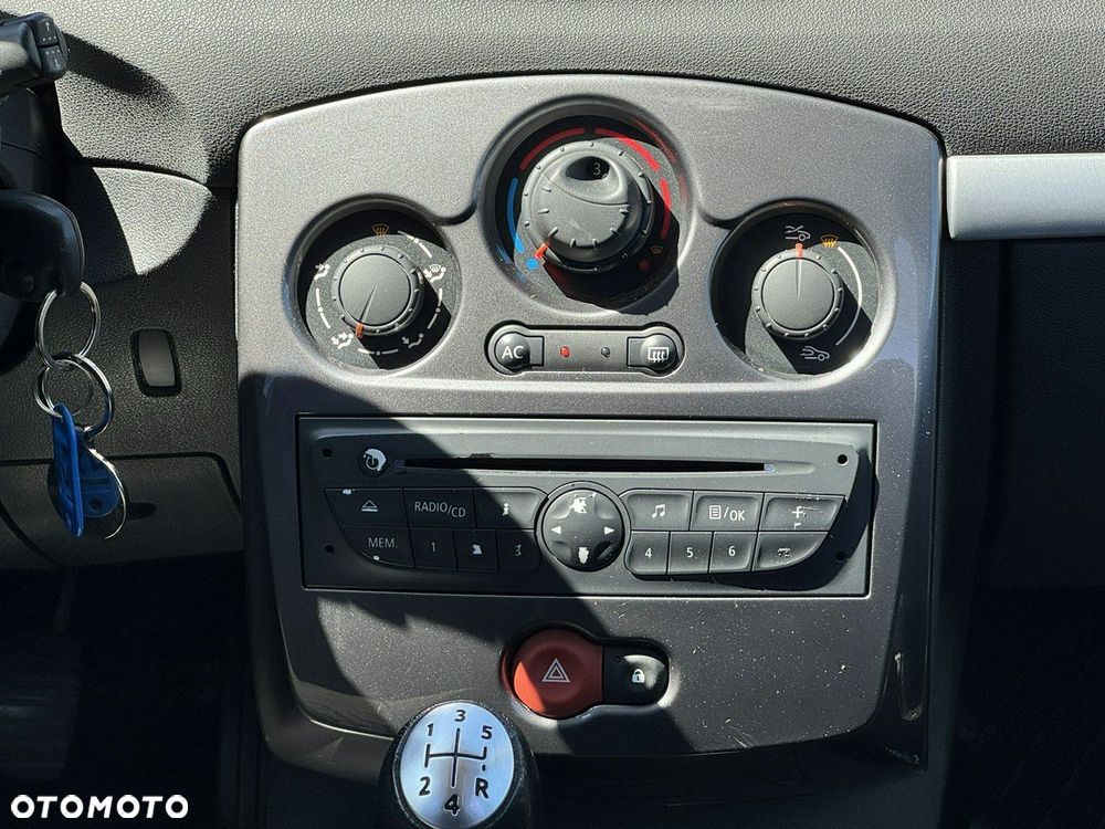 Renault Clio - 22