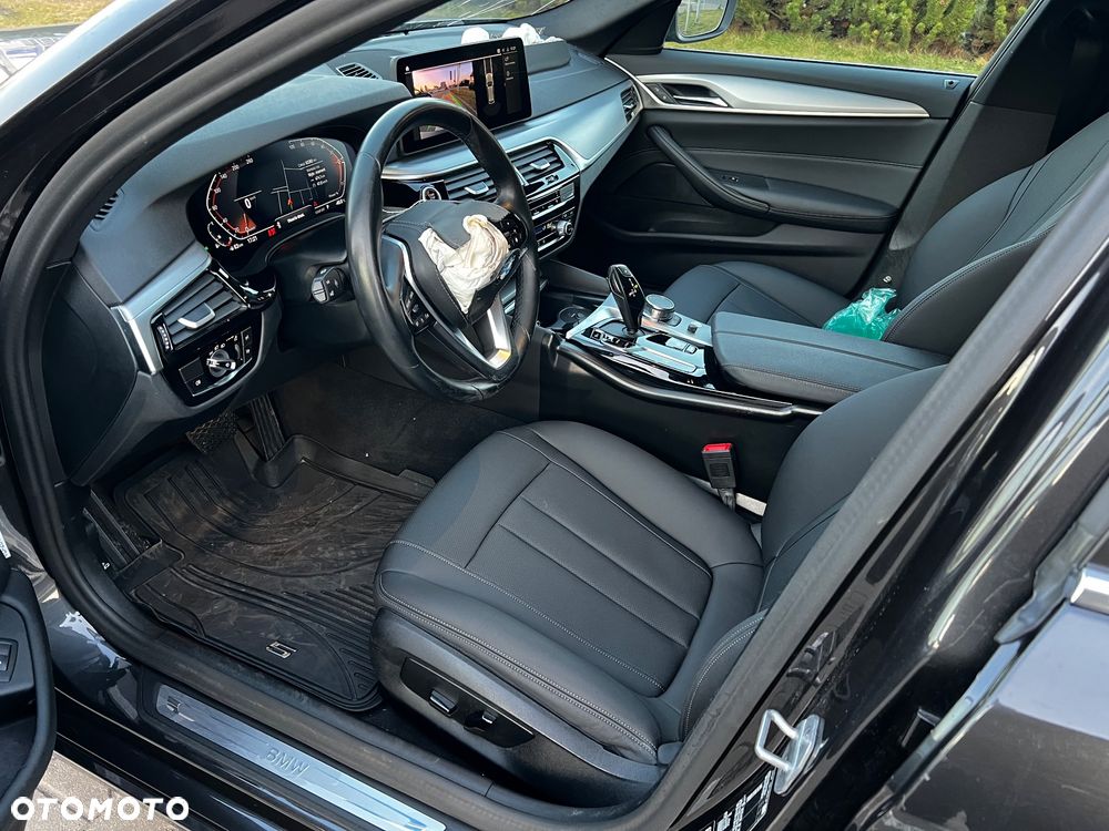 BMW Seria 5 530i xDrive - 9