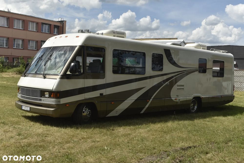 Chevrolet WINNEBAGO - 3