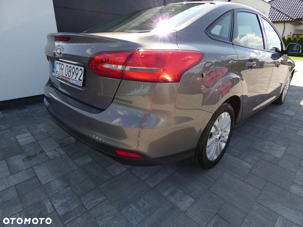 Ford Focus 1.6 Trend - 10