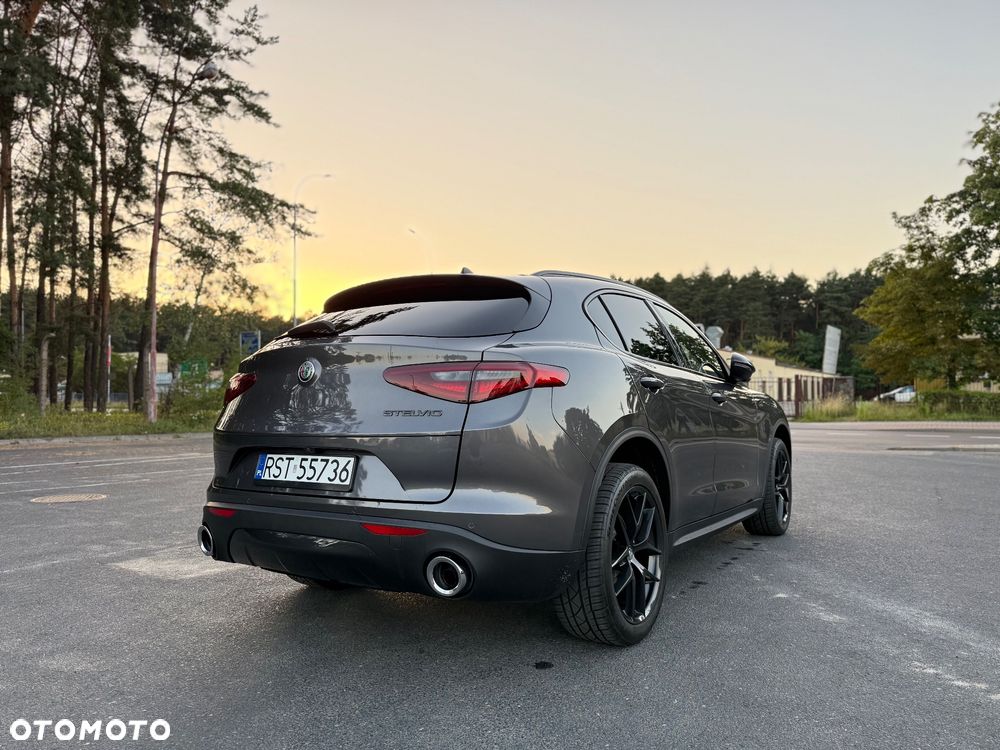 Alfa Romeo Stelvio - 6