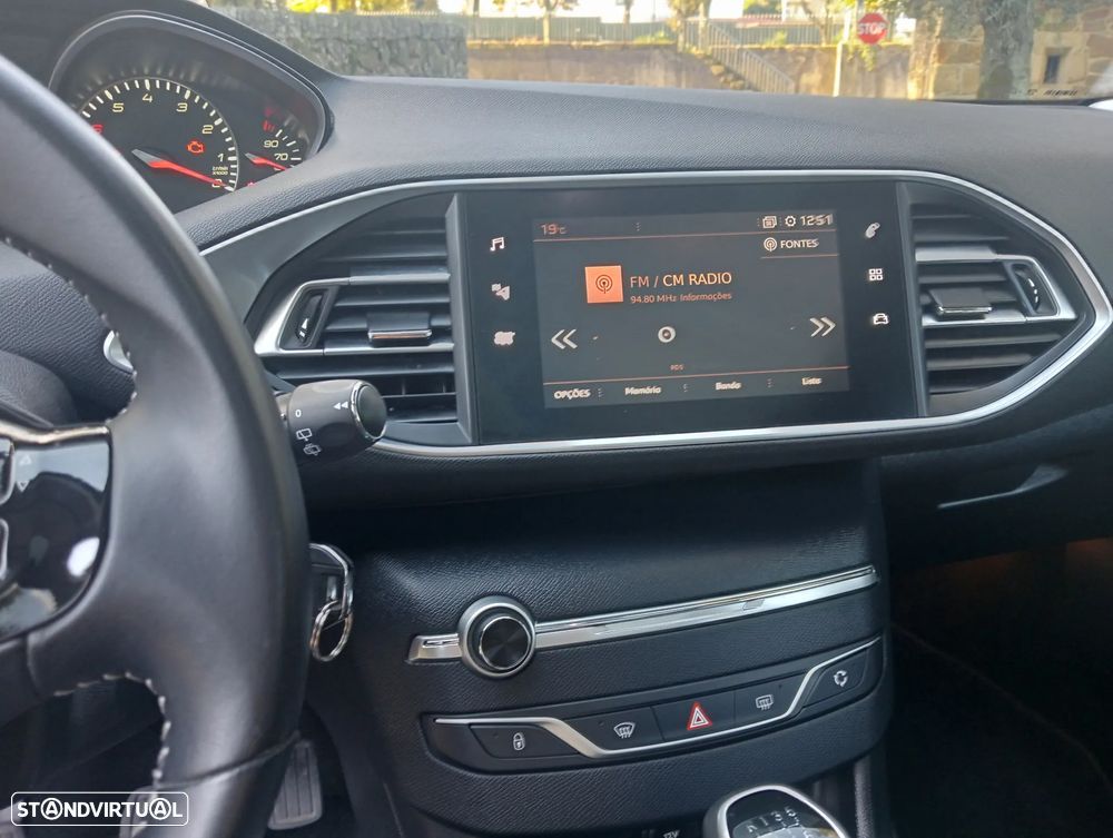 Peugeot 308 SW 1.2 PureTech Allure Pack - 16