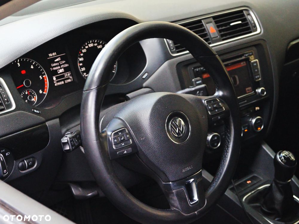 Volkswagen Jetta 1.6 TDI Comfortline - 13