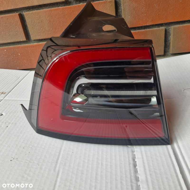 Lampa lewa tylna TESLA 3 LIFT tył lewy - 1