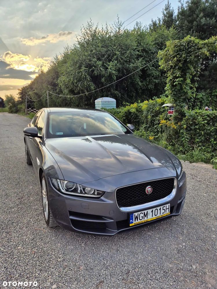 Jaguar XE 2.0 D Prestige - 2