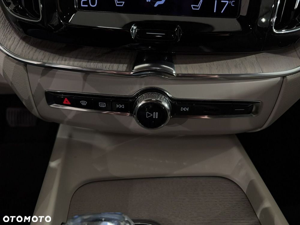 Volvo XC 60 - 30