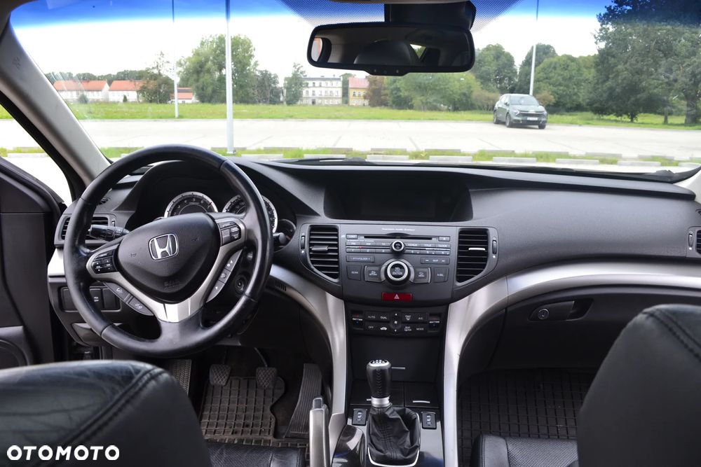 Honda Accord 2.0 Executive - 16