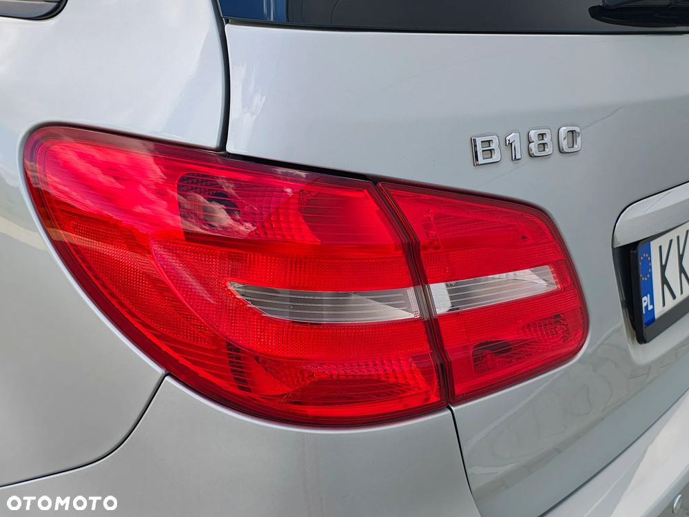 Mercedes-Benz Klasa B 180 (BlueEFFICIENCY) 7G-DCT - 28