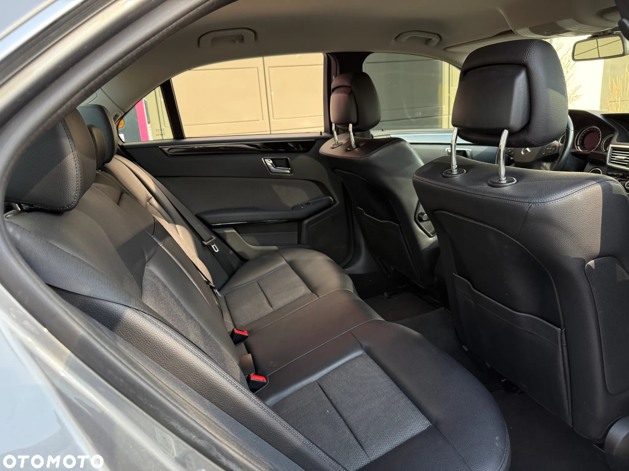Mercedes-Benz Klasa E 200 CGI BlueEFFICIENCY Automatik Avantgarde - 26