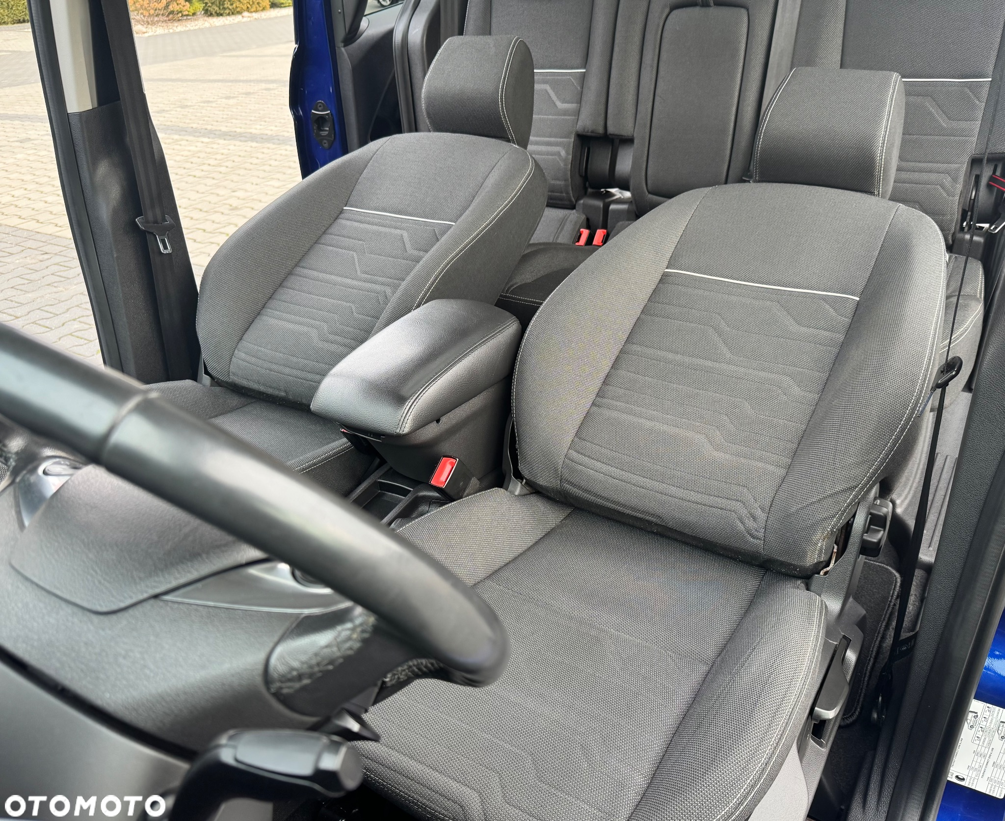 Ford Tourneo Connect 1.5 TDCi Start-Stop Titanium - 28