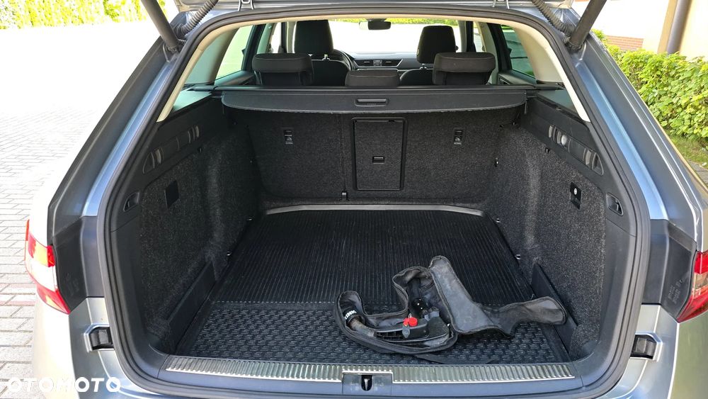 Skoda Superb 2.0 TDI DSG Style - 32