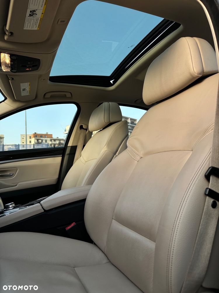 BMW Seria 5 528i xDrive Sport-Aut - 17