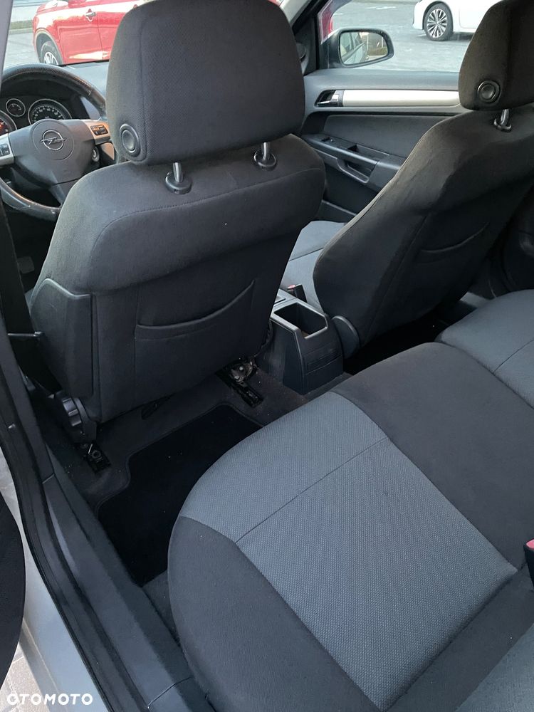 Opel Astra 1.6 Enjoy - 9