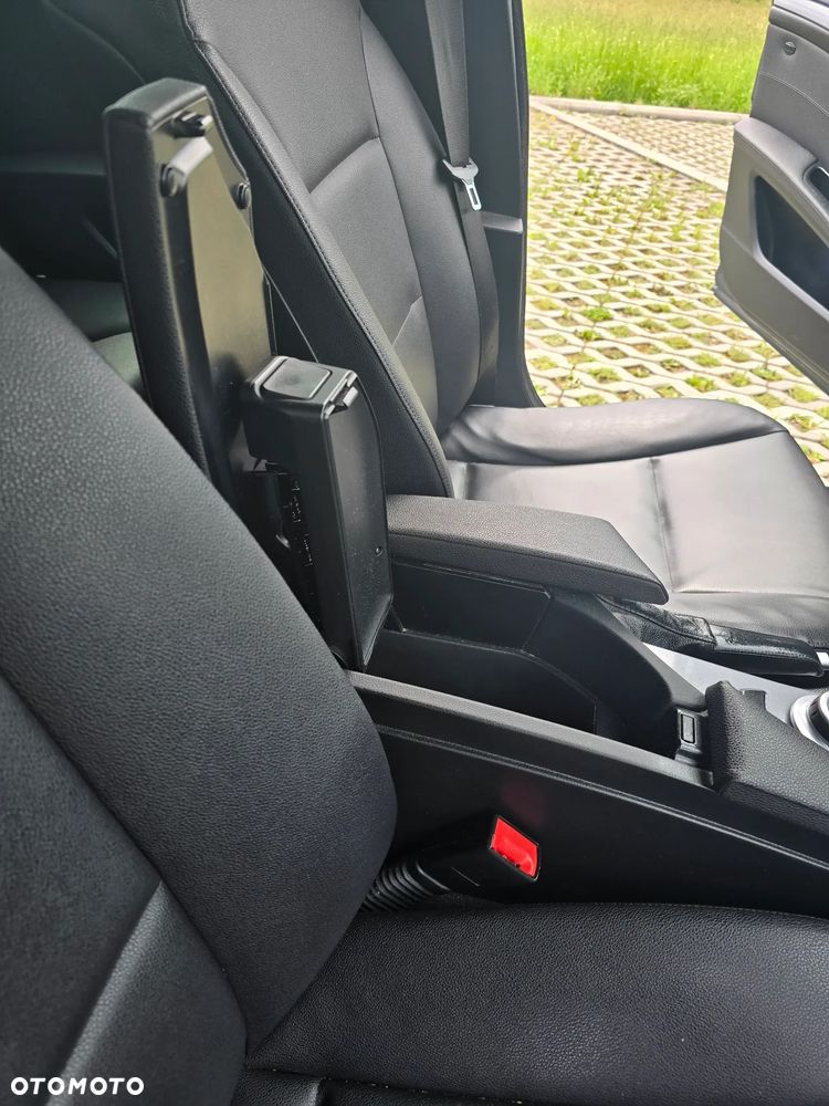BMW Seria 5 520d - 22