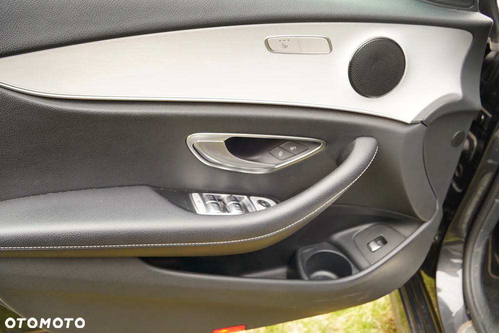 Mercedes-Benz Klasa E 220 d 4-Matic AMG - 24
