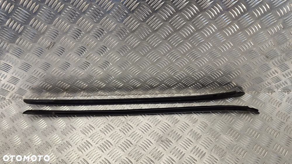 VW TOUAREG 7P 10-18R LISTWA LISTWY USZCZELKI SZYBY CZOLOWEJ LISTWA SZYBY CZOŁOWEJ PRZÓD PRAWA 7P6854328 LEWA 7P6854327 - 2