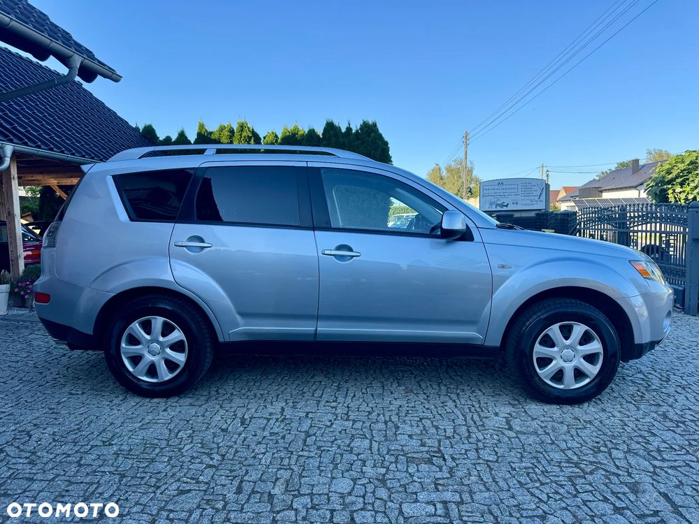 Mitsubishi Outlander 2.4 4WD CVT Instyle - 4