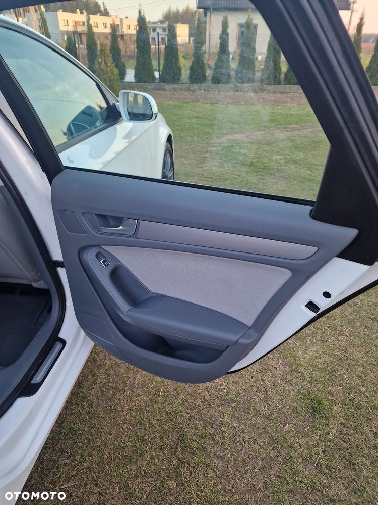 Audi A4 Avant - 16