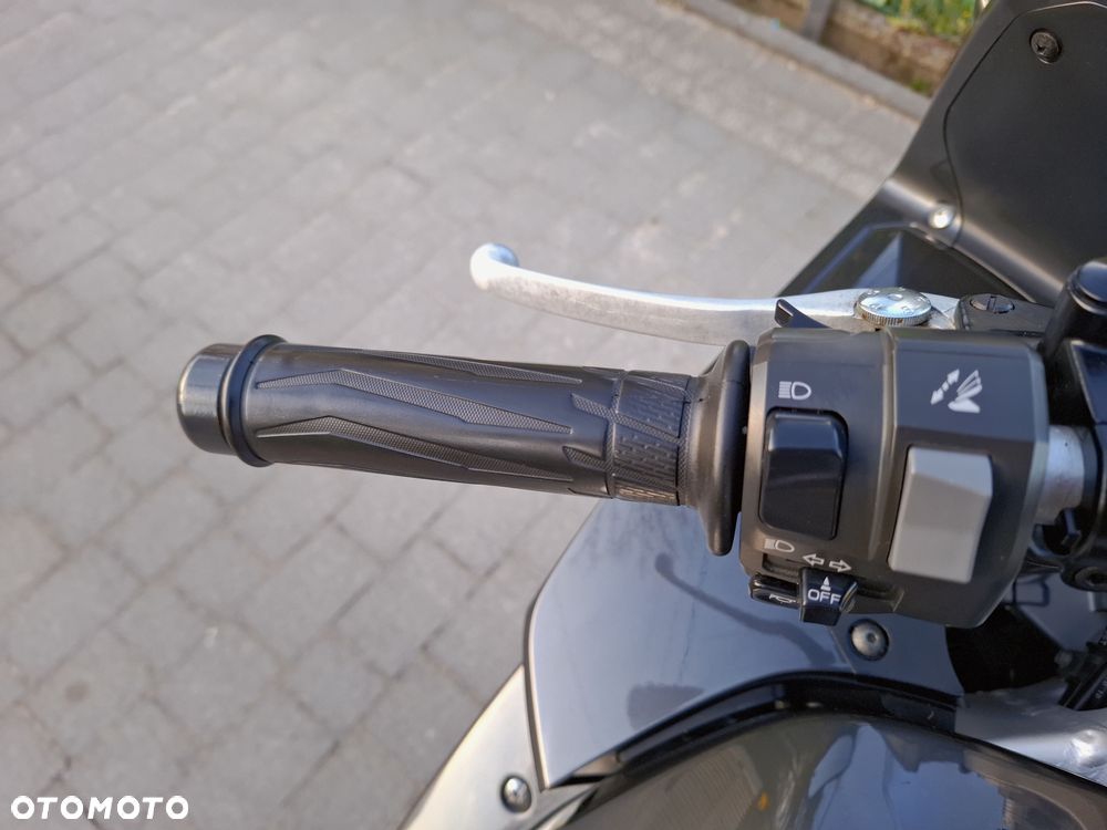Yamaha FJR - 26