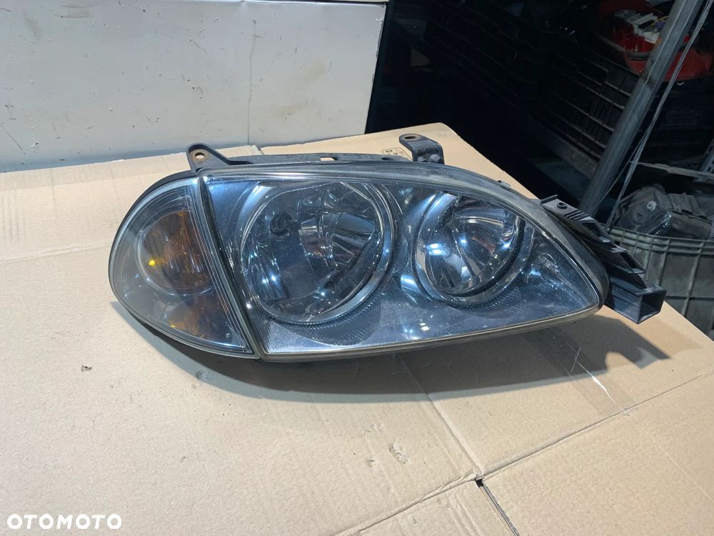 TOYOTA AVENSIS T22 LAMPA PRAWA LEWA PRZEDNIA - 10