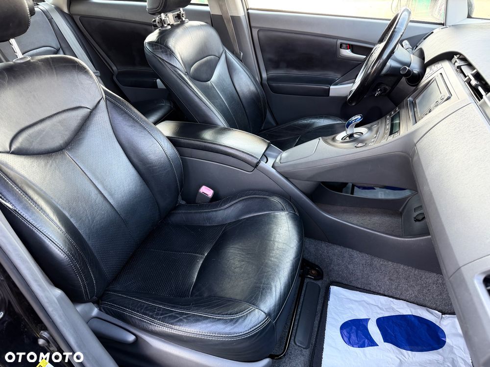 Toyota Prius 1.8 HSD Premium - 16