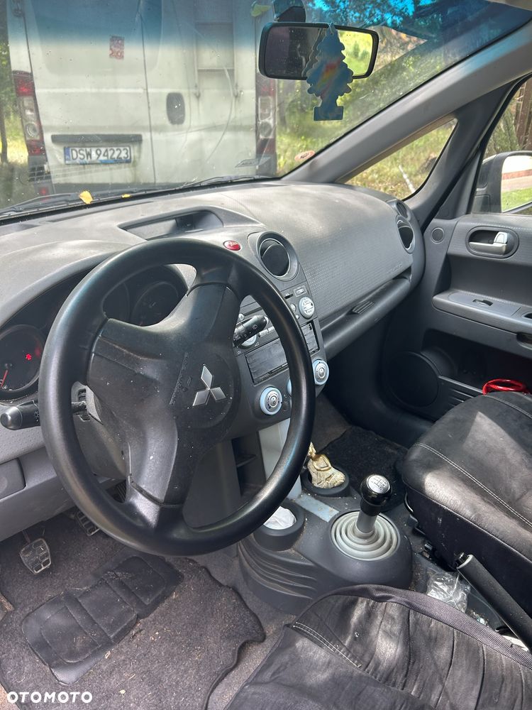 Mitsubishi Colt - 6