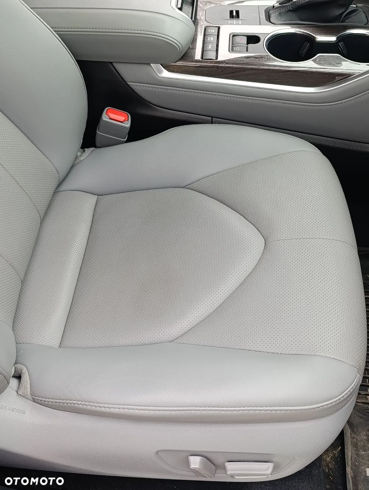 Toyota Highlander 2.5 Hybrid Executive - 23