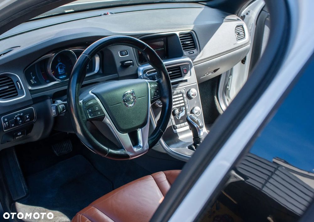 Volvo V60 T6 AWD Summum - 32