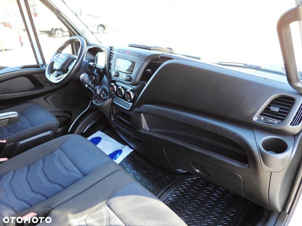 Iveco DAILY 50C17 PLANDEKA 10 PALET TEMPOMAT BLIŹNIACZE KOŁA KLIMATYZACJA  180KM - 41