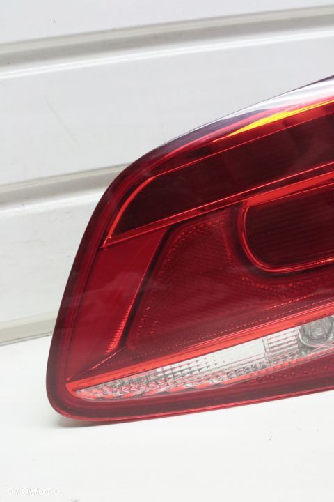 lampa klapy VW Passat B7 sedan - 4