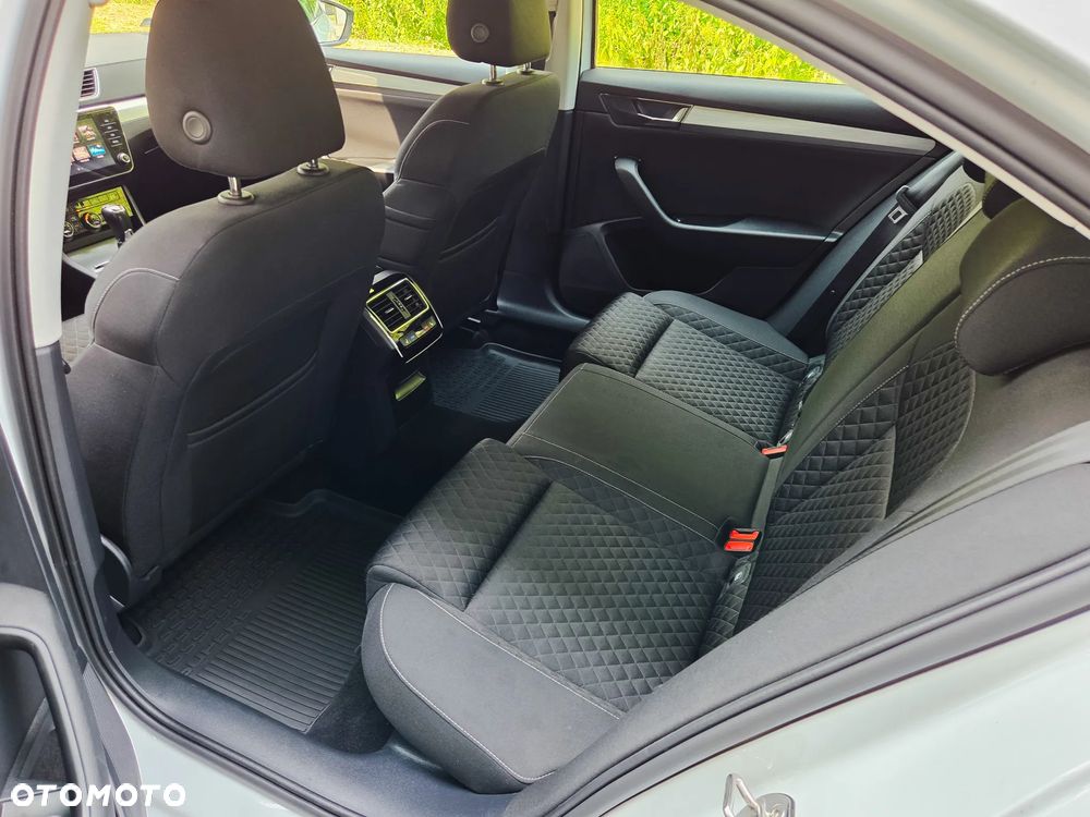 Skoda Superb 2.0 TDI SCR 4x4 Style DSG - 24