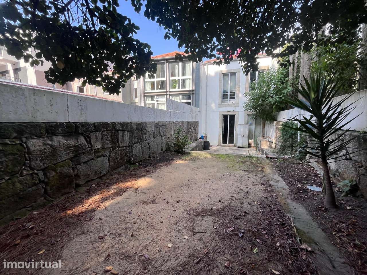 Moradia p/ venda com Jardim e Pátio Exterior | Campo Alegre, Porto - Grande imagem: 2/26