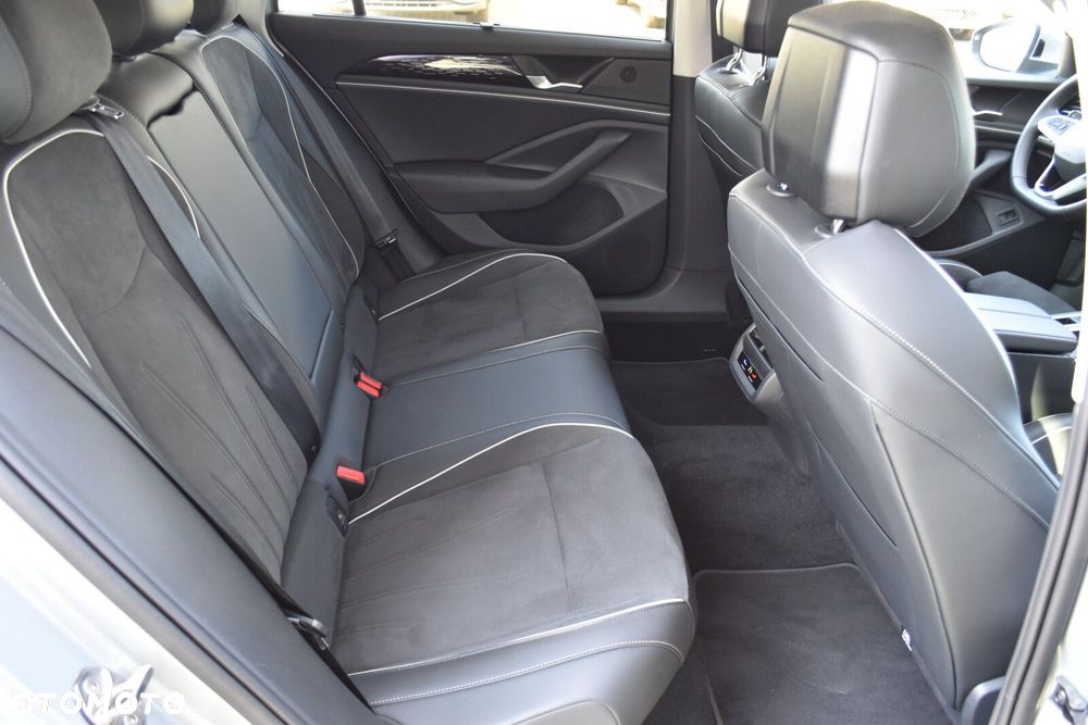 Volkswagen Passat - 35
