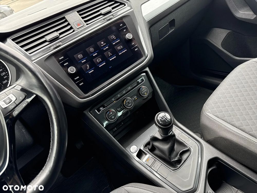 Volkswagen Tiguan - 14