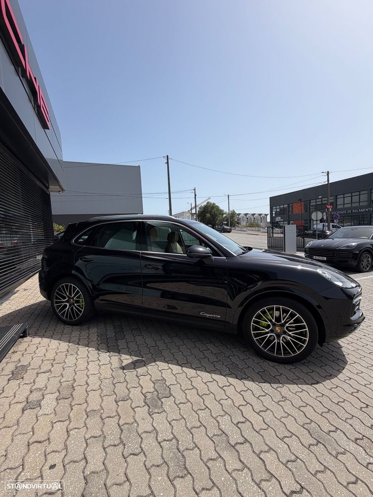 Porsche Cayenne - 4
